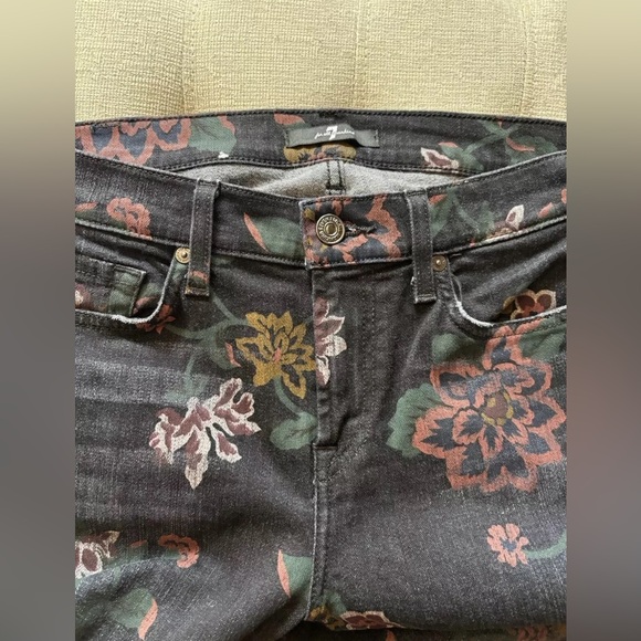 7 For All Mankind Roxette Crop Straight Leg Black Floral Denim Jeans size 28 - Picture 5 of 7